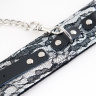 Кружевной набор серебристого цвета: ошейник и наручники купить в секс шопе