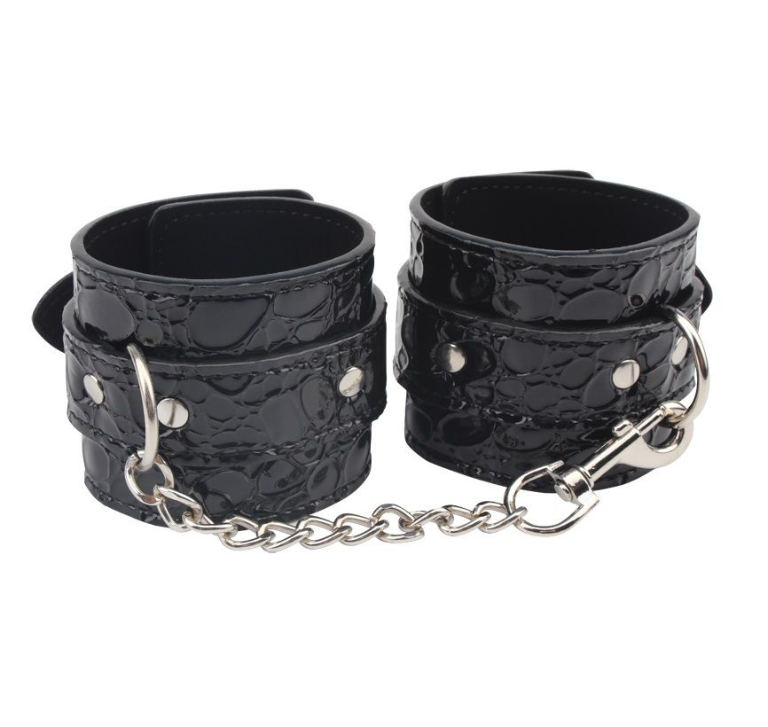 Черные наручники Be good Wrist Cuffs купить в секс шопе