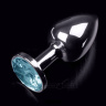 Маленькая серебристая анальная пробка с круглым кончиком и голубым кристаллом - 7 см. купить в секс шопе