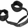 Черные наручники V V Adjustable Handcuffs with Handle купить в секс шопе