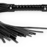 Черная многохвостовая плеть с круглой глянцевой ручкой - 43 см. купить в секс шопе