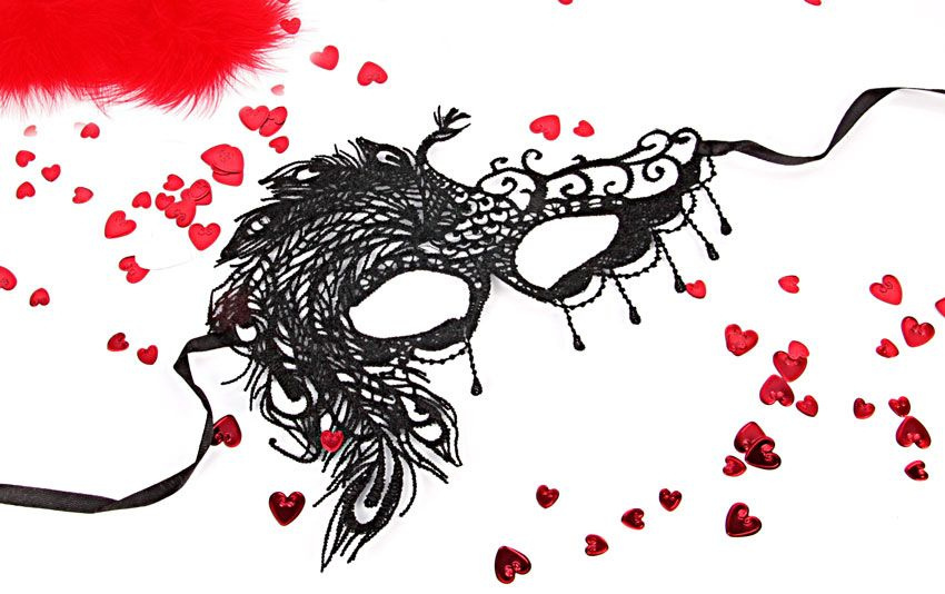 Черная ажурная текстильная маска Милена купить в секс шопе