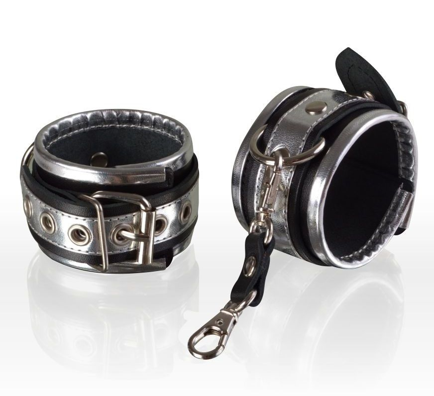 Серебристо-чёрные кожаные наручники купить в секс шопе
