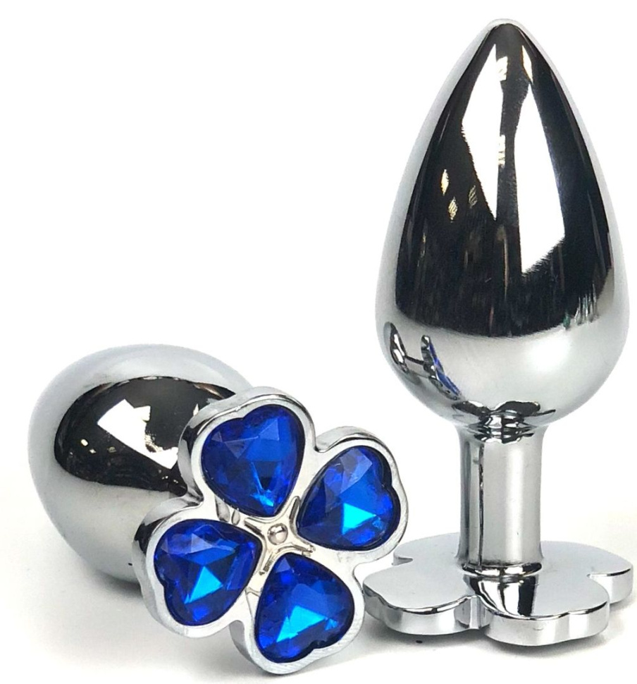 Серебристая анальная втулка с клевером из синих кристаллов - 8 см. купить в секс шопе