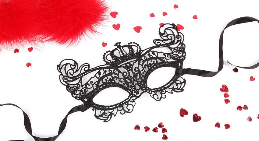 Черная ажурная текстильная маска Элизабет купить в секс шопе