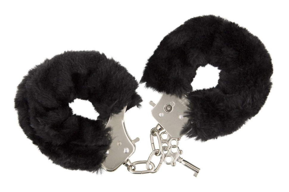 Чёрные меховые наручники с ключиками Furry Handcuffs купить в секс шопе