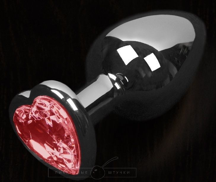 Серая анальная пробка с красным кристаллом в виде сердечка - 8,5 см. купить в секс шопе