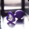 Фиолетовая анальная втулка с прозрачным стразом-сердечком - 7 см. купить в секс шопе