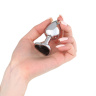Серебристая анальная пробка с чёрным кристаллом в форме сердца - 7 см. купить в секс шопе