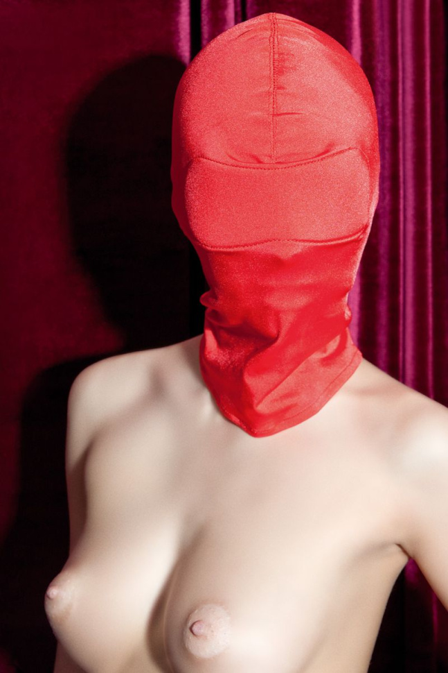 Красная эластичная маска на голову купить в секс шопе
