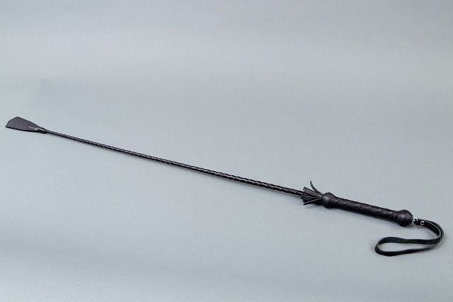 Плетёный длинный стек с наконечником-хлопушкой - 85 см. купить в секс шопе