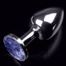  Маленькая серебристая анальная пробка с круглым кончиком и фиолетовым кристаллом - 7 см. купить в секс шопе