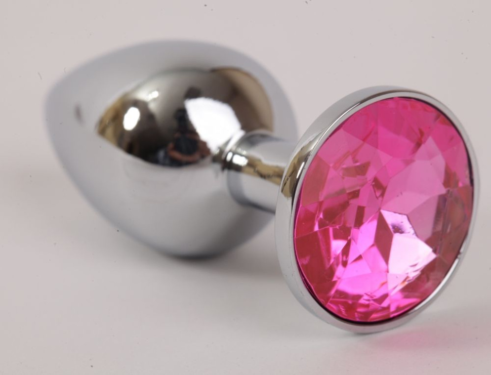 Серебряная металлическая анальная пробка с розовым стразиком - 8,2 см. купить в секс шопе