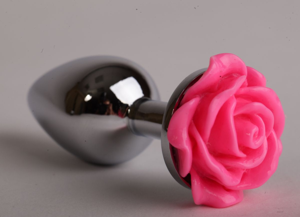 Серебристая анальная пробка с розовой розочкой - 8 см. купить в секс шопе