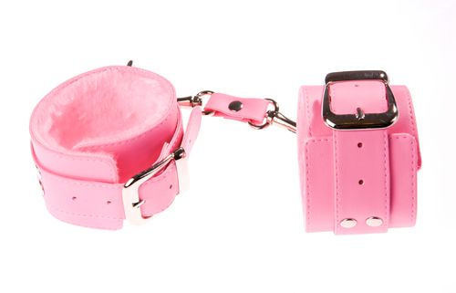 Розовые наручники с мягкой меховой подкладкой купить в секс шопе