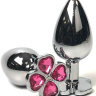 Серебристая анальная втулка с клевером из розовых кристаллов - 8 см. купить в секс шопе