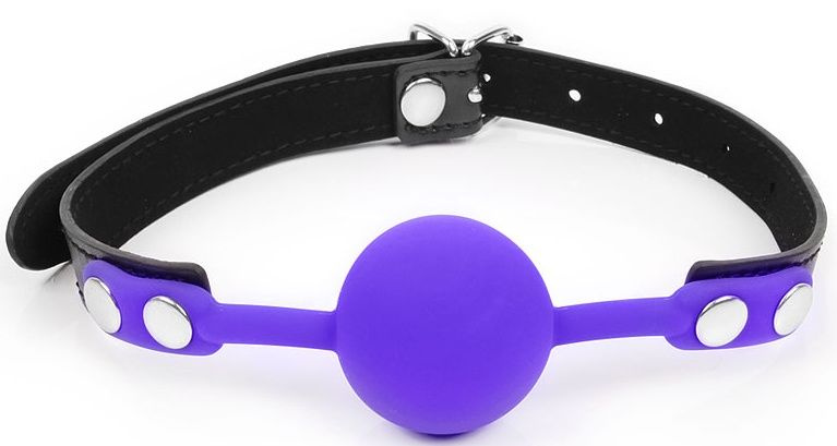 Фиолетовый кляп-шарик с черным ремешком купить в секс шопе
