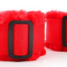 Красные меховые наручники на регулируемых черных пряжках купить в секс шопе