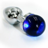 Серебристая анальная пробка с синей сферой в основании - 6 см. купить в секс шопе