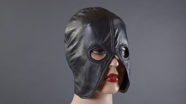 Чёрный кожаный полушлем с прорезями для глаз купить в секс шопе
