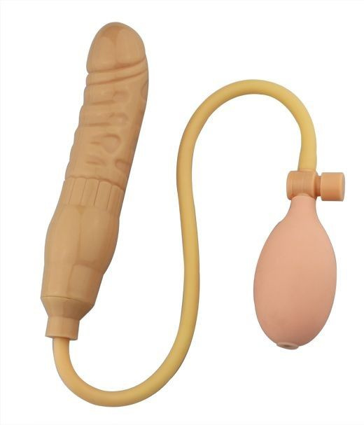 Телесный фаллоимитатор с грушей Pump Up Dong - 17 см. купить в секс шопе