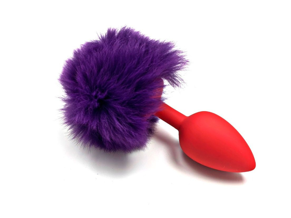 Красная силиконовая анальная пробка с пушистым фиолетовым хвостиком зайчика купить в секс шопе