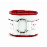 Бело-красные кожаные наручники с кольцом купить в секс шопе