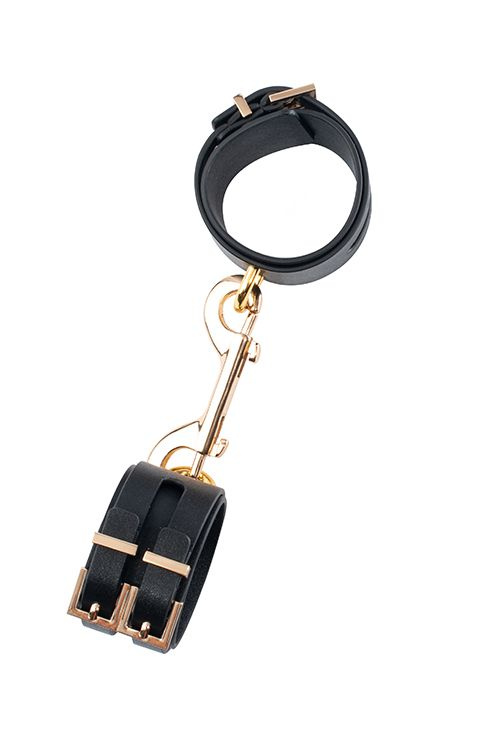 Черные наручники PREMIUM HANDCUFF WITH HOOK с золотистой перемычкой купить в секс шопе