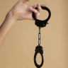 Черные стальные наручники купить в секс шопе