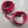 Розовые кожаные наручники купить в секс шопе